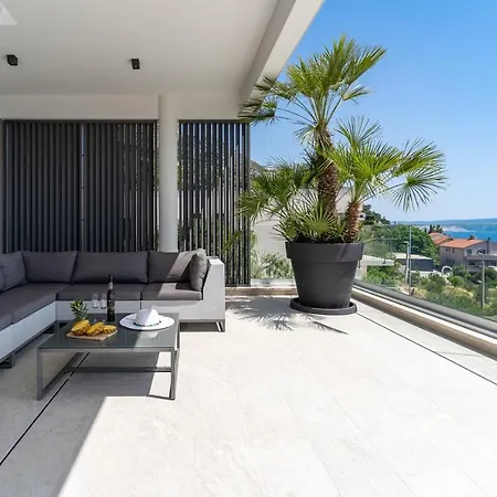 Luxurious Ada; Hot Tub, Sauna, Gym, Pool Villa Omiš