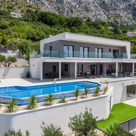 Luxurious Ada; Hot Tub, Sauna, Gym, Pool Omiš