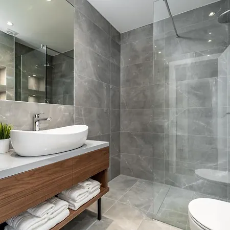 Luxurious Ada; Hot Tub, Sauna, Gym, Pool Villa Omiš