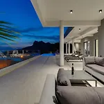 Luxurious Ada; Hot Tub, Sauna, Gym, Pool オミシュ