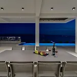 Luxurious Ada; Hot Tub, Sauna, Gym, Pool ヴィラ *
