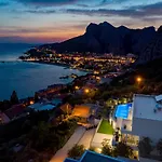 ヴィラ Luxurious Ada; Hot Tub, Sauna, Gym, Pool