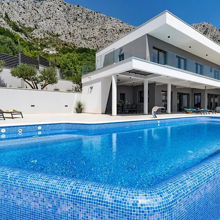 Luxurious Ada; Hot Tub, Sauna, Gym, Pool Omiš