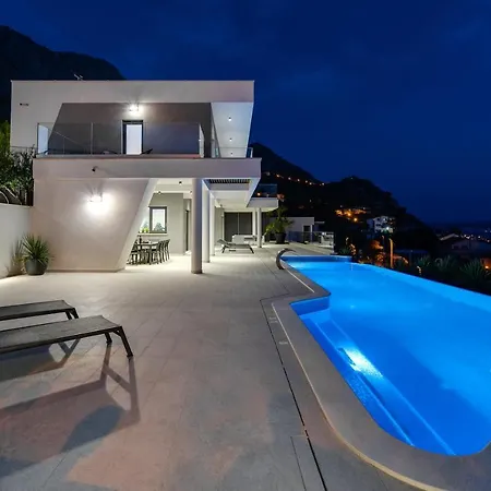 Vila Luxurious Ada; Hot Tub, Sauna, Gym, Pool *