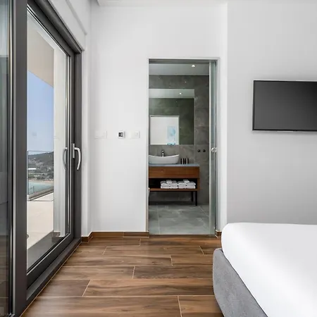 Luxurious Ada; Hot Tub, Sauna, Gym, Pool Vila